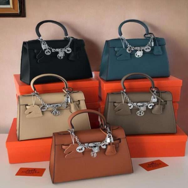 ⁦شنطة نسائية انيقة من ماركة هرمس Hermes⁩ - الصورة ⁦5⁩