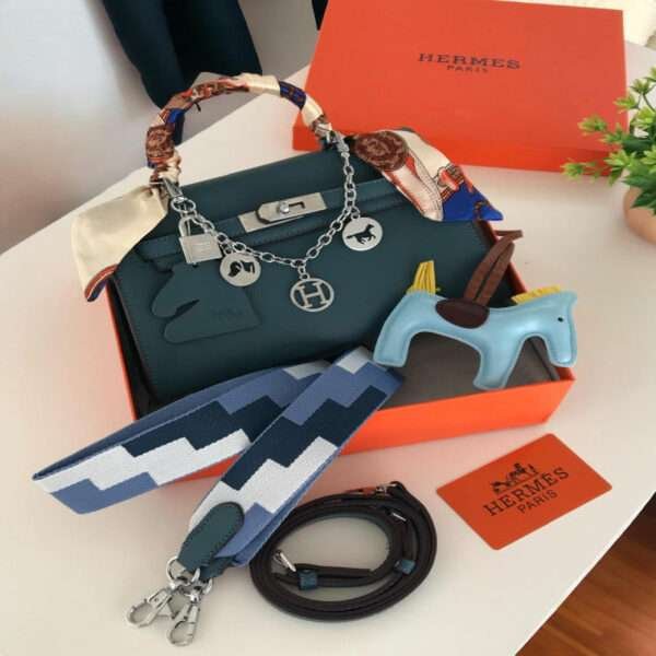 شنطة نسائية انيقة من ماركة هرمس Hermes