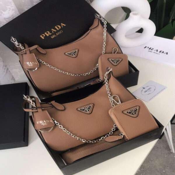 ⁦شنطة نسائية انيقة من ماركة برادا PRADA⁩ - الصورة ⁦2⁩