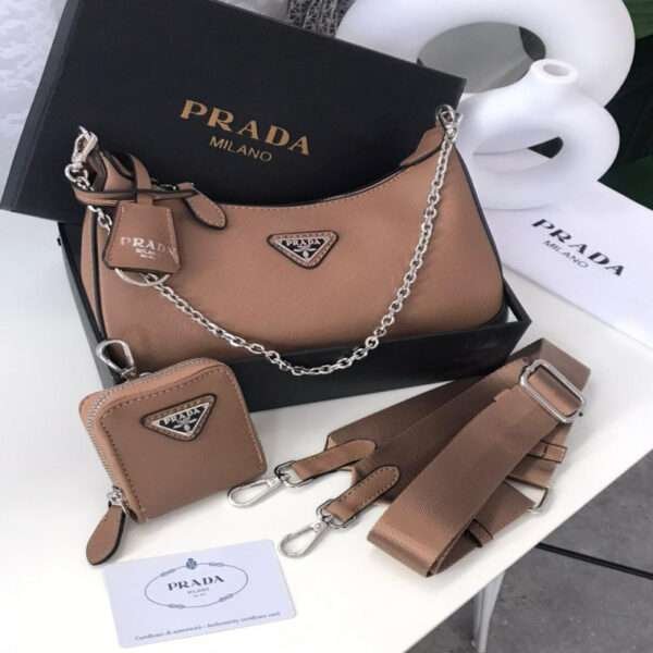 ⁦شنطة نسائية انيقة من ماركة برادا PRADA⁩ - الصورة ⁦4⁩