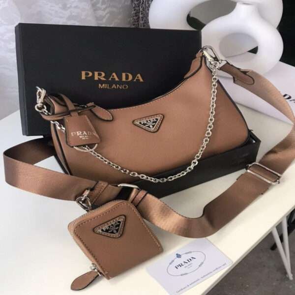 شنطة نسائية انيقة من ماركة برادا PRADA